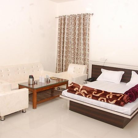 Hotel Prem Bandhan Hisār Exterior foto